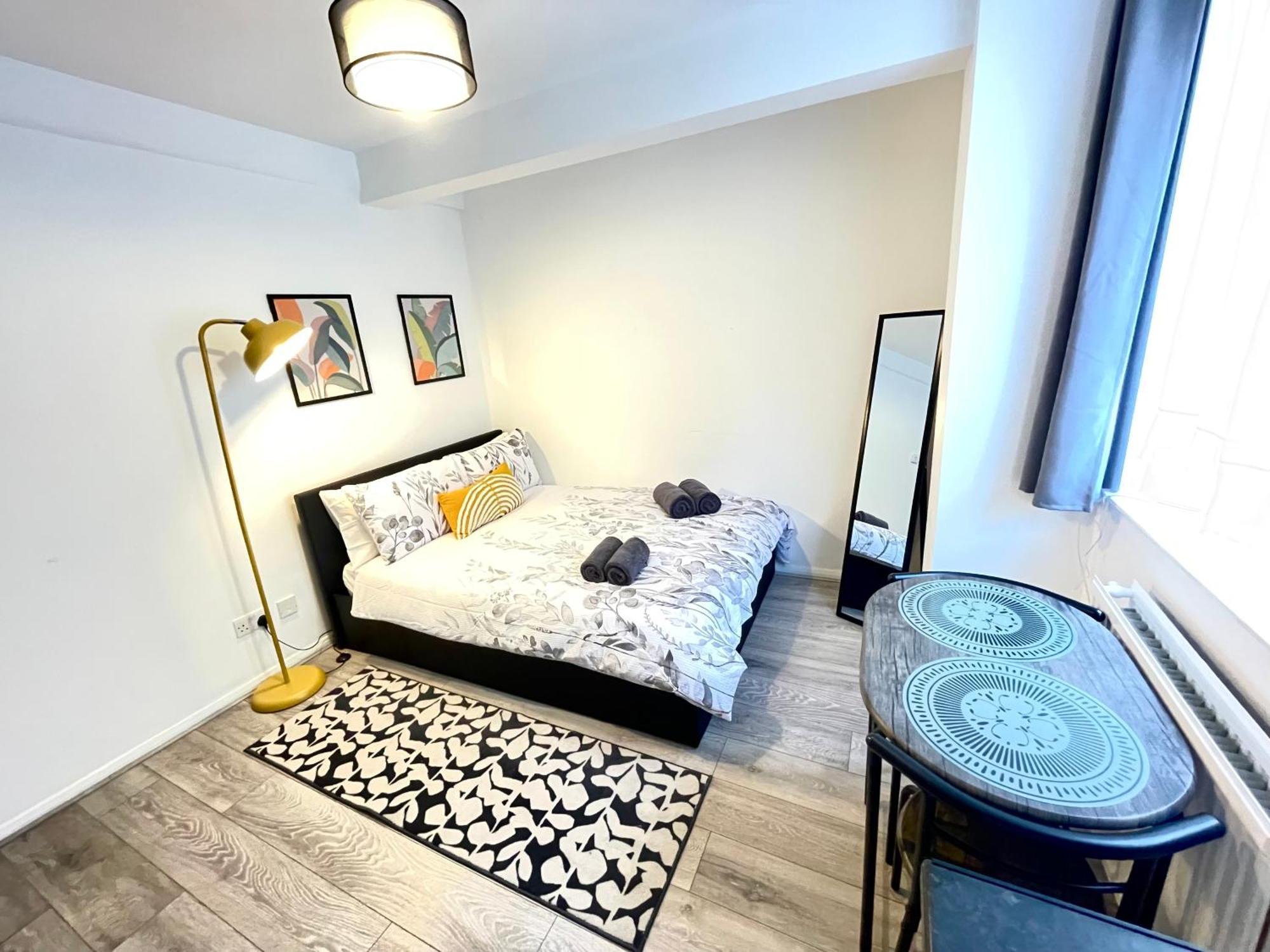 Spacious - South Kensington - Harrods * Лондон